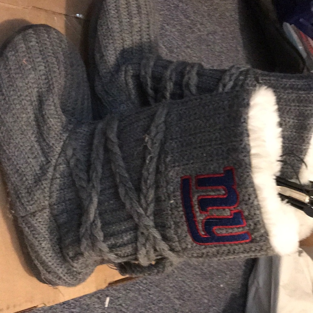 New York Giants Grey Knit booties - size Medium